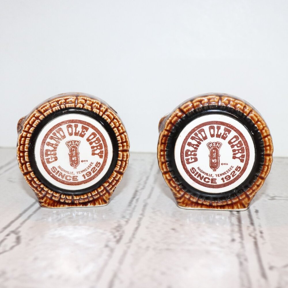 🎶 Grand Ole Opry Salt & Pepper Shakers · 2.5" Tall